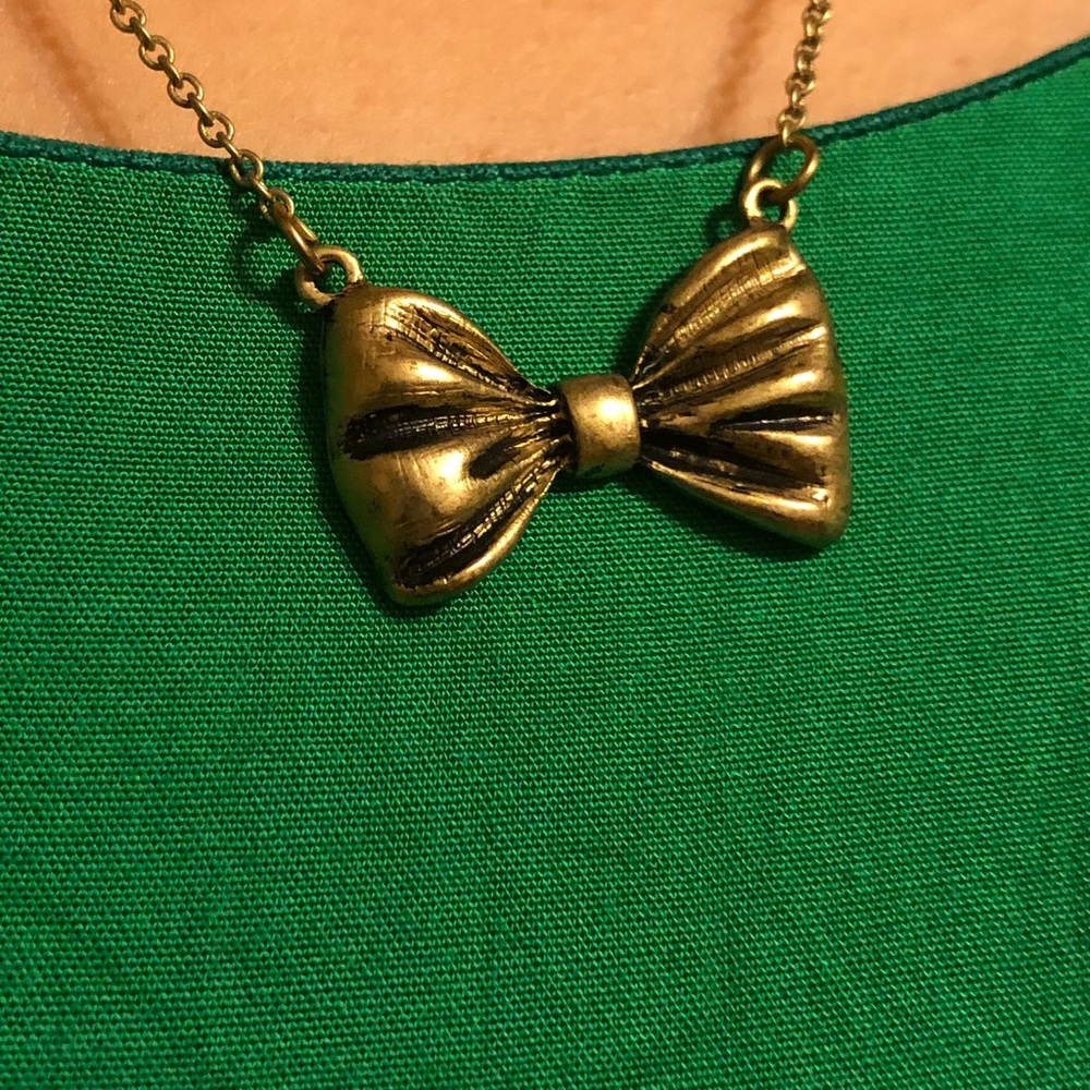 Vintage Bow Necklace
